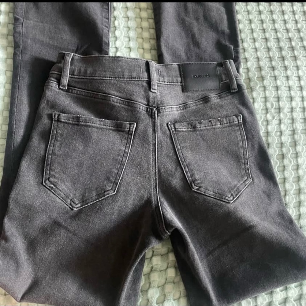 NEW Express Skyscraper Mid Rise Jeans Size 2R